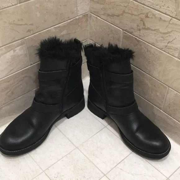 EUC Bass Mara Fur Waterproof Leather Boots Black Size 8.5 - Picture 3 of 10
